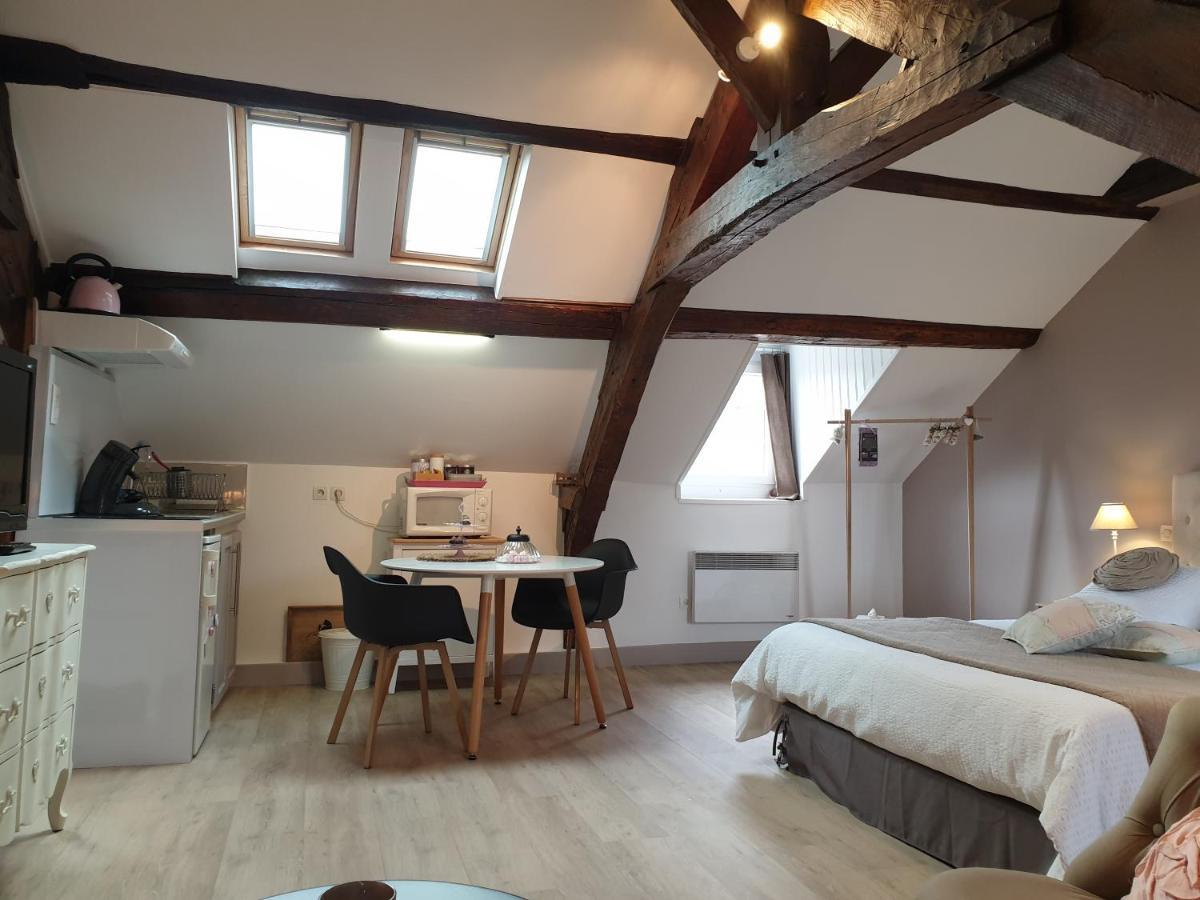 D'Anciennes "Chambres De Bonnes" Honfleur Exterior foto