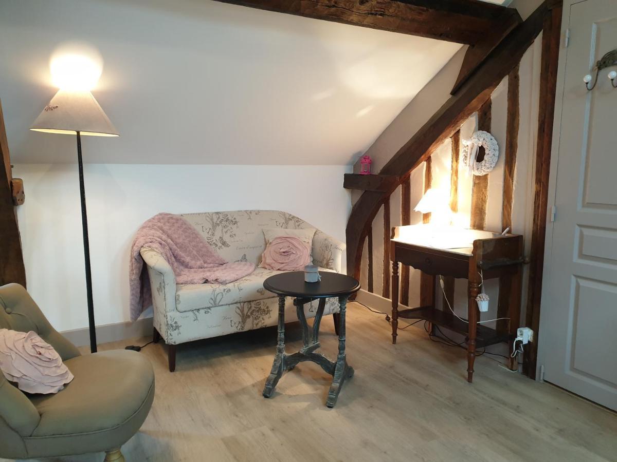 D'Anciennes "Chambres De Bonnes" Honfleur Exterior foto